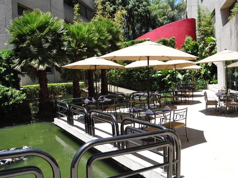 Royal Pedregal Hotell Mexico City Exteriör bild The outdoor café