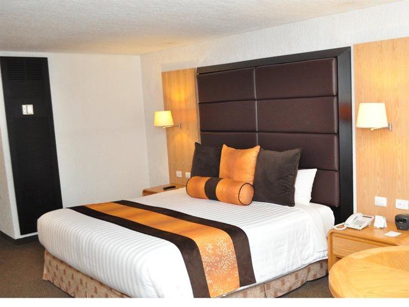 Royal Pedregal Hotell Mexico City Exteriör bild A bedroom at the hotel