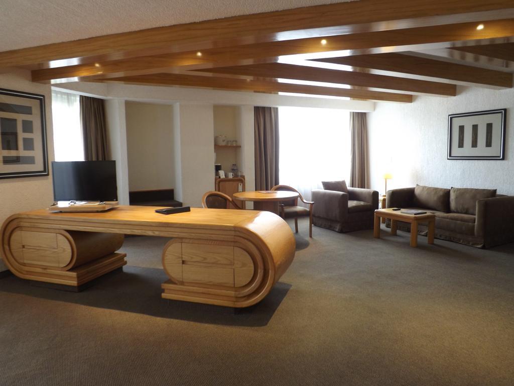 Royal Pedregal Hotell Mexico City Exteriör bild The office of the Mayor of the City of Luxembourg
