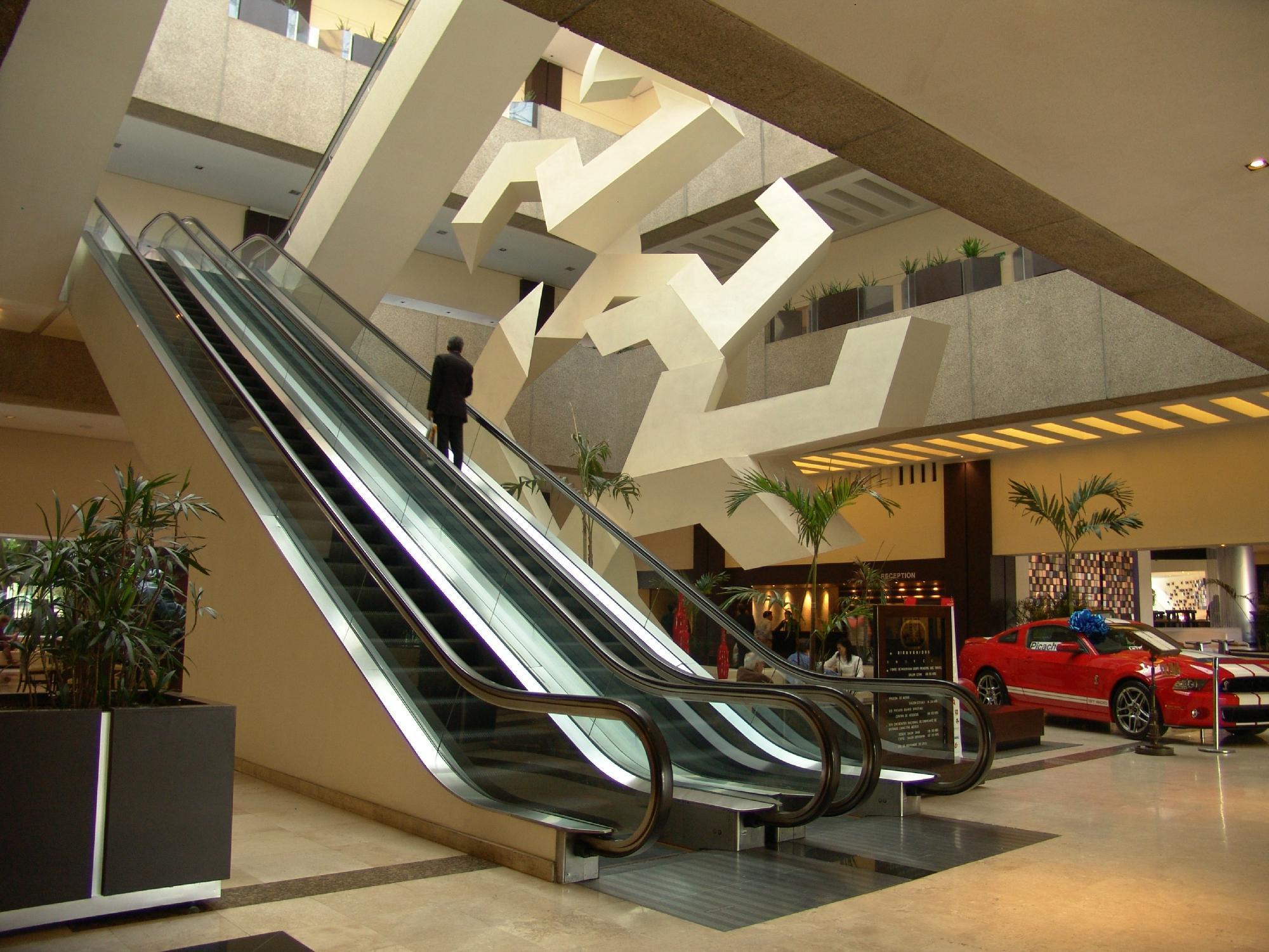 Royal Pedregal Hotell Mexico City Exteriör bild Escalators at the shopping mall