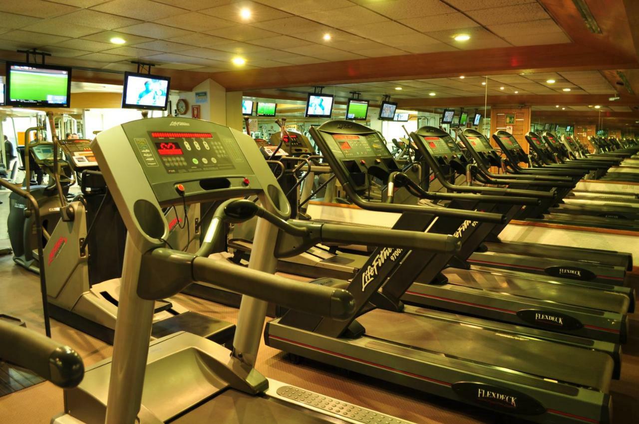 Royal Pedregal Hotell Mexico City Exteriör bild A row of treadmills